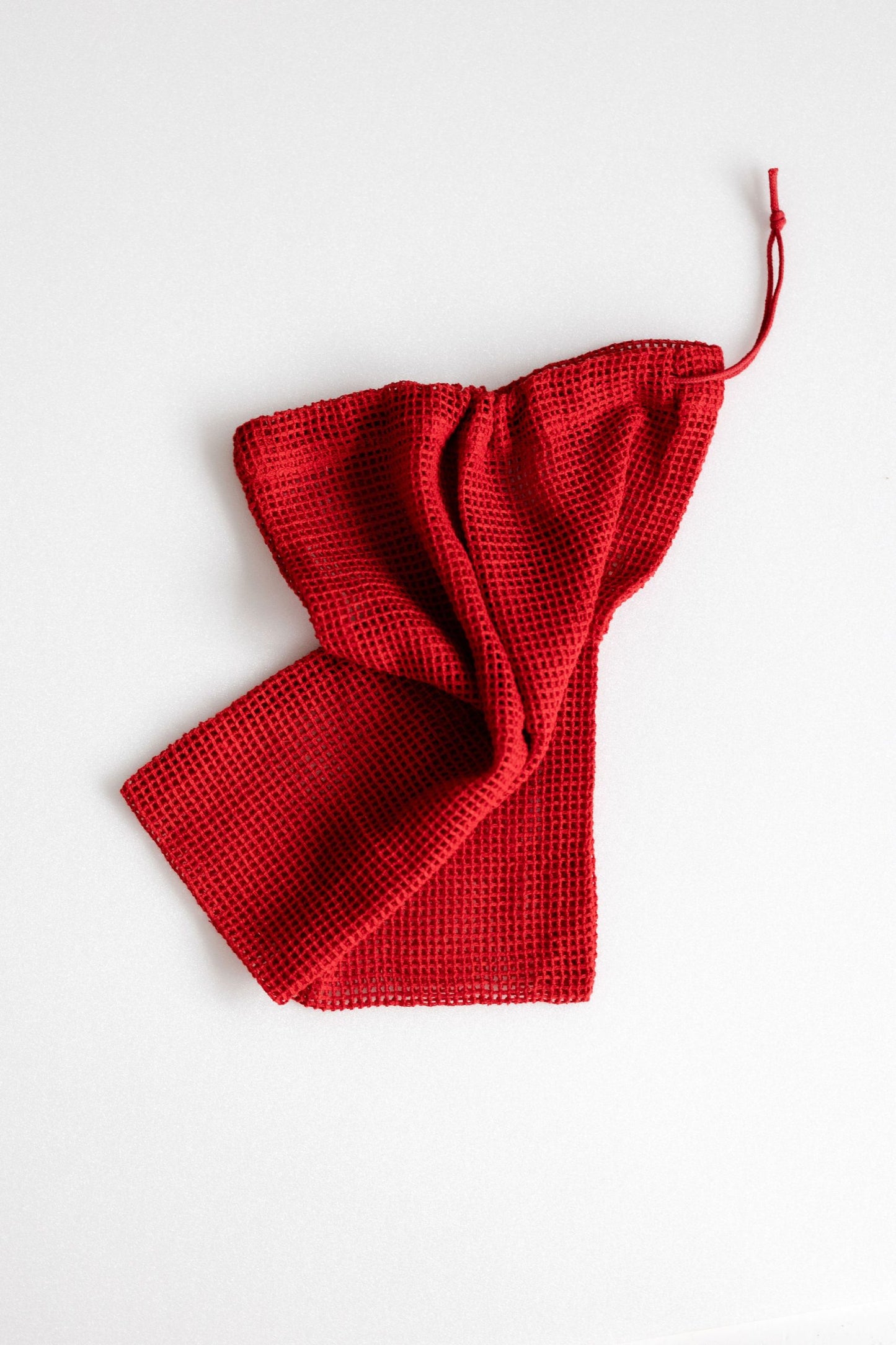 exquisite and strong red mesh produce bags perfect for carrying any produce